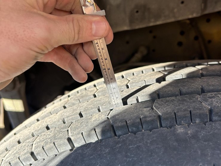 2001-international-4700-image-22