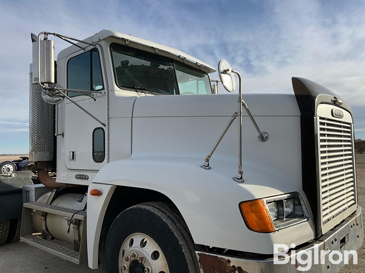 1999-freightliner-fld120-image-10