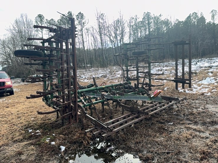 john-deere-pull-type-3-section-field-cultivator,-24';-located-at-7241-roxbury-rd,-charles-city,-va,-please-call-804.837.9940-or-804.651.4404-with-questions-image-31