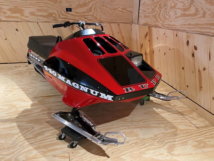 #3776-•-1976-rupp-magnum-440-snowmobile-image-6