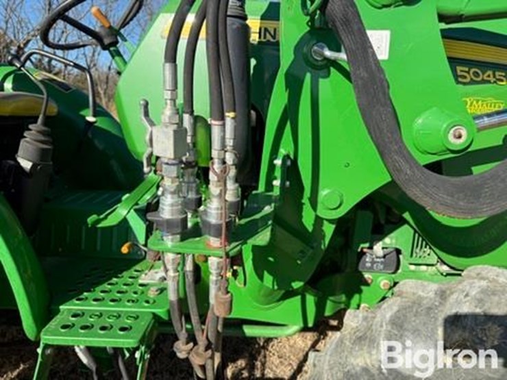 2016-john-deere-5045e-image-19