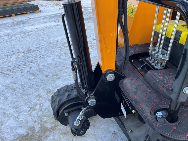 #201-•-miva-va15-mini-excavator-image-26