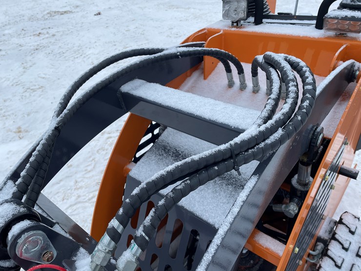 #310-•-new-land-hero-mini-skid-steer-loader-image-19