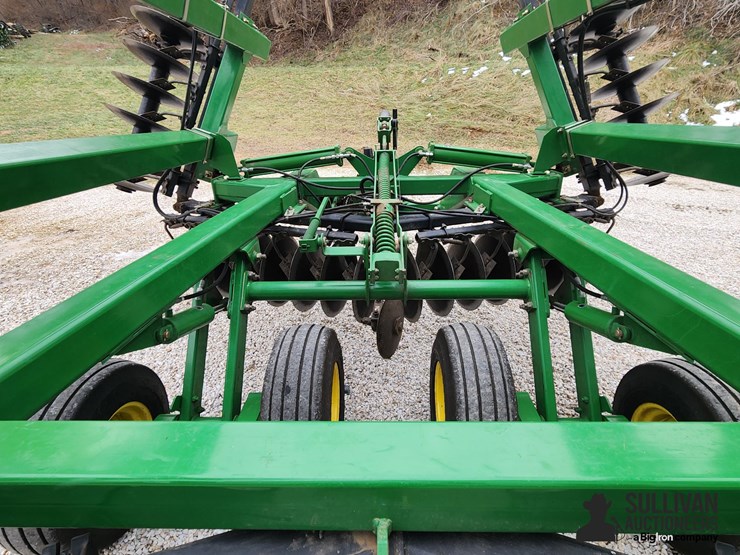 2011-john-deere-637-image-16