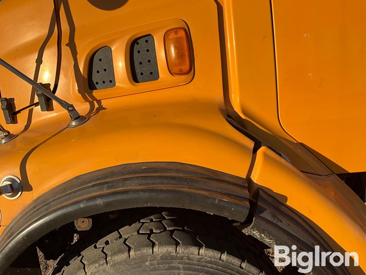 2005-sterling-lt7501-image-20