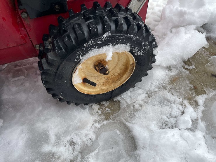 #3536-•-toro-snow-blower-image-11