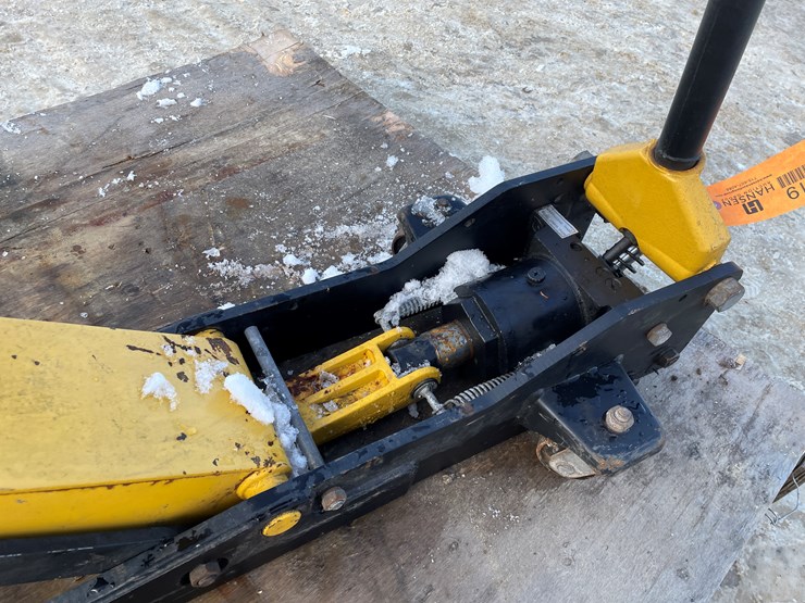 #3819-•-rolling-floor-jack-image-7