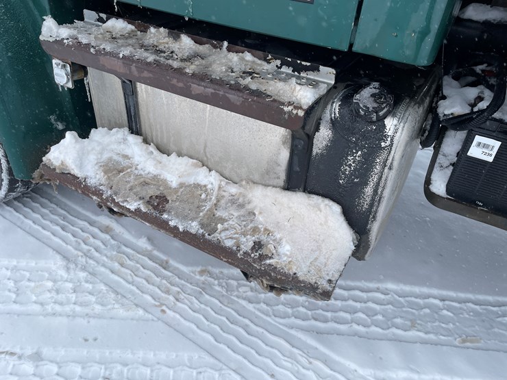 #400-•-2006-sterling-straight-truck-(has-wi-title)-image-24