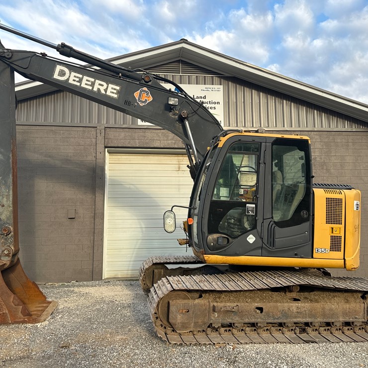 2012 DEERE 135D
