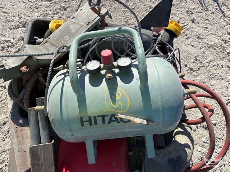 hitachi-air-tank-and-misc-equipment-image-3
