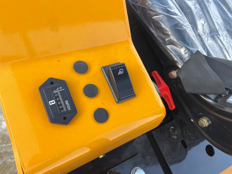 #200-•-miva-va15-mini-excavator-image-20