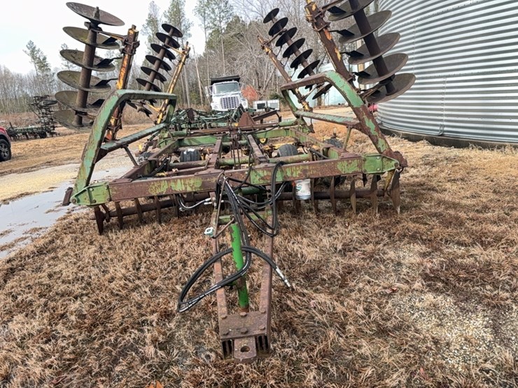 john-deere-230-image-11