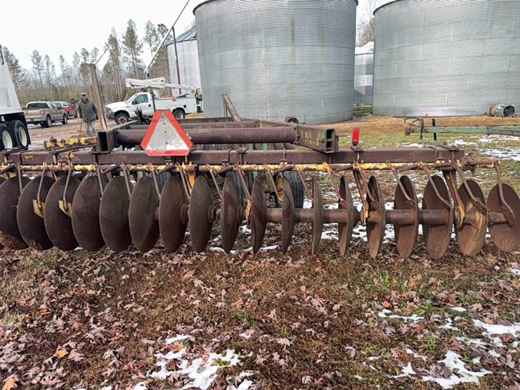 john-deere-340-image-28