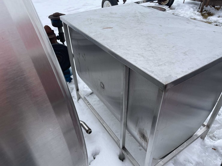 #3524-•-stainless-steel-tank-image-6