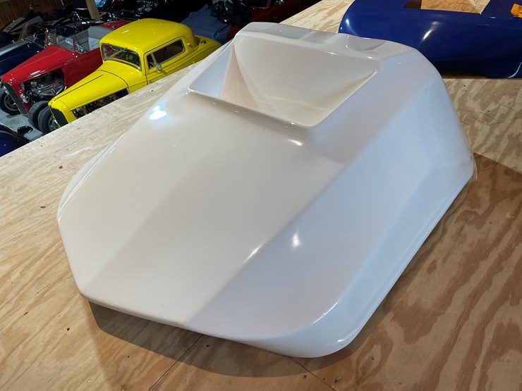 #3844-•-1973-polaris-starfire-snowmobile-hood-image-1