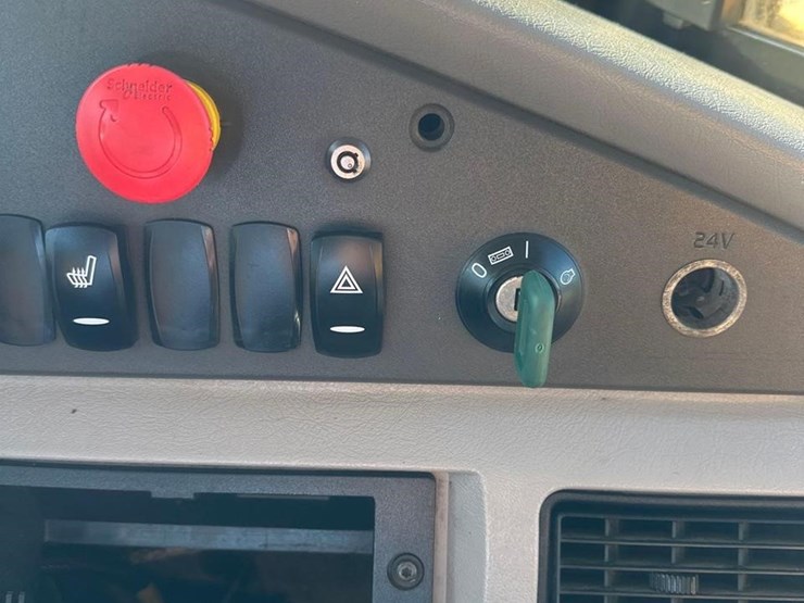 2016-volvo-a30g-image-32