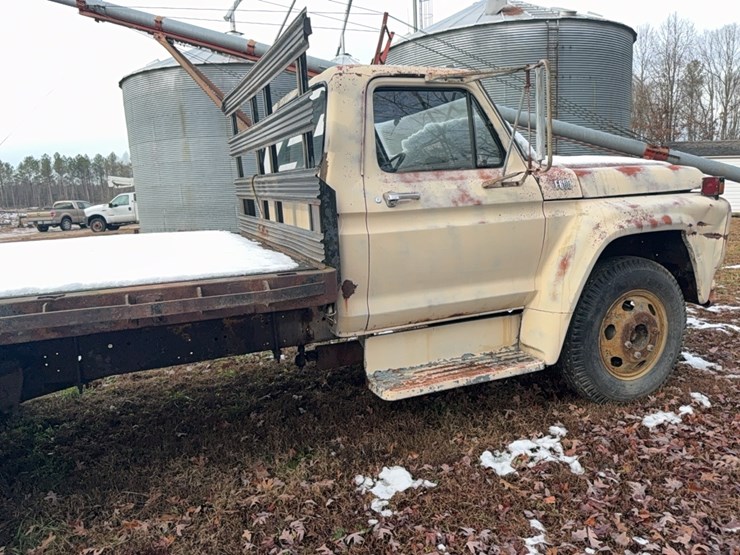 1977-ford-600-image-47