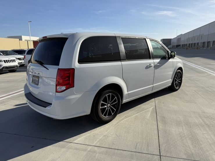 2019-dodge-grand-caravan-image-3
