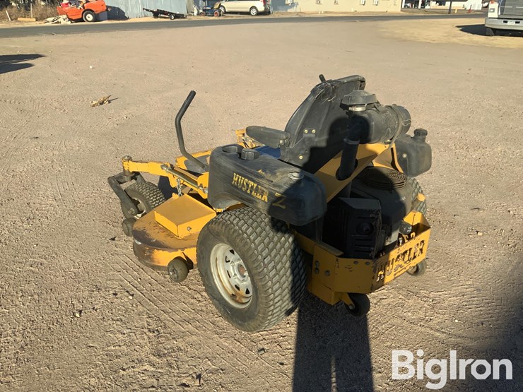 hustler-926253-60”-deck-zero-turn-mower-image-7
