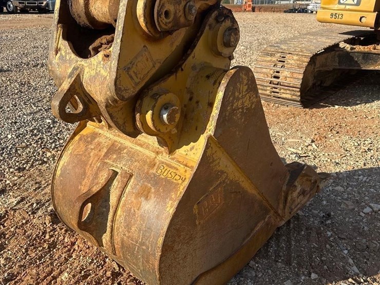 2018-caterpillar-320-image-14