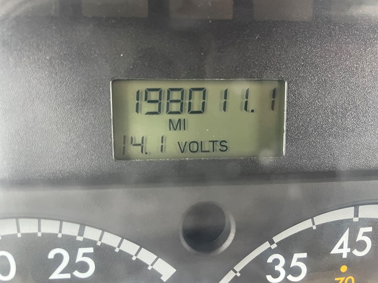 #400-•-2006-sterling-straight-truck-(has-wi-title)-image-100