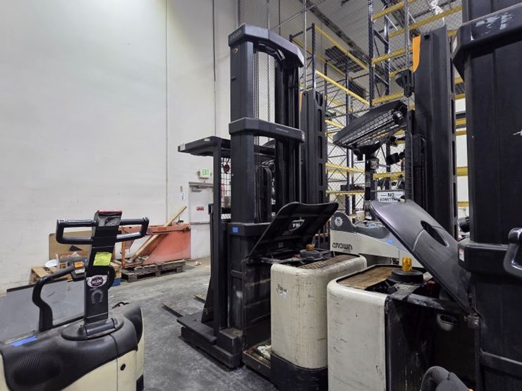 2006-crown-sp3420-30-image-2