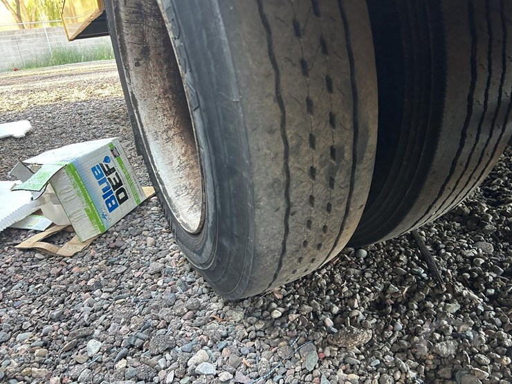 2001-international-4700-image-16