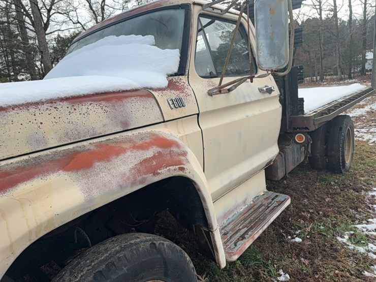 1977-ford-600-image-11