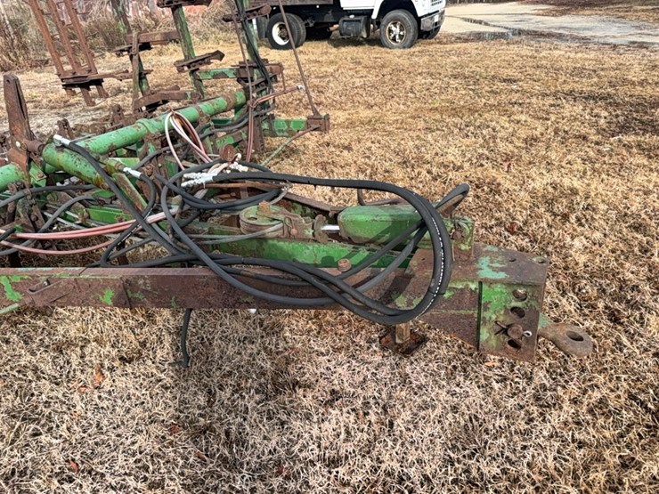 john-deere-pull-type-3-section-field-cultivator,-24';-located-at-7241-roxbury-rd,-charles-city,-va,-please-call-804.837.9940-or-804.651.4404-with-questions-image-40