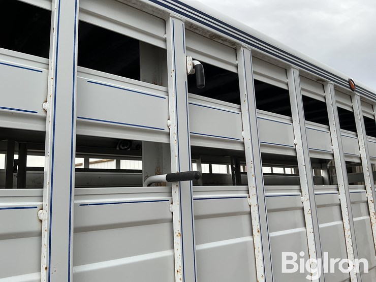 2010-titan-trailer-image-12