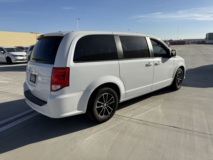 2019-dodge-grand-caravan-image-3