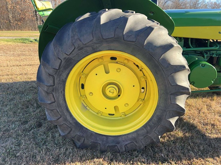 john-deere-830-image-42
