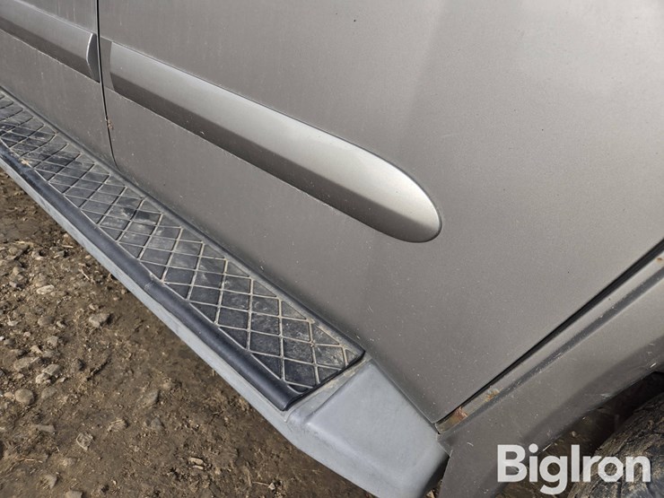 2009-nissan-armada-image-10