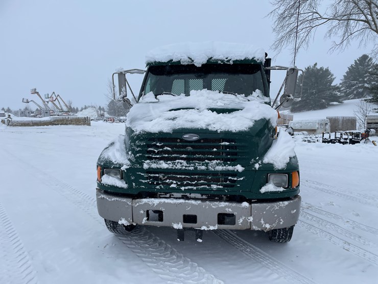 #400-•-2006-sterling-straight-truck-(has-wi-title)-image-2