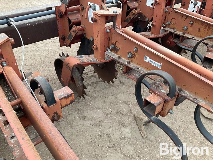 8-row-strip-tiller/cultivator-image-13