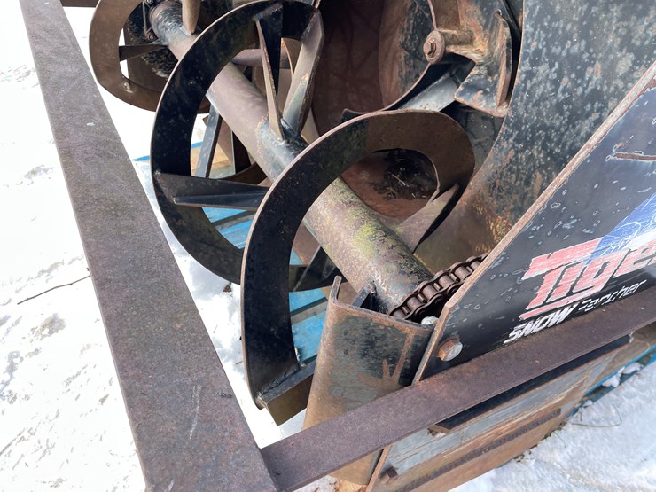 #3821-•-tiger-boom-arm-snow-panther-snow-blower-attachment-image-10