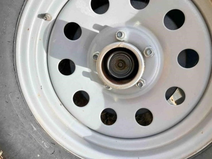 2012-ww-full-cover-stock-trailer-image-16