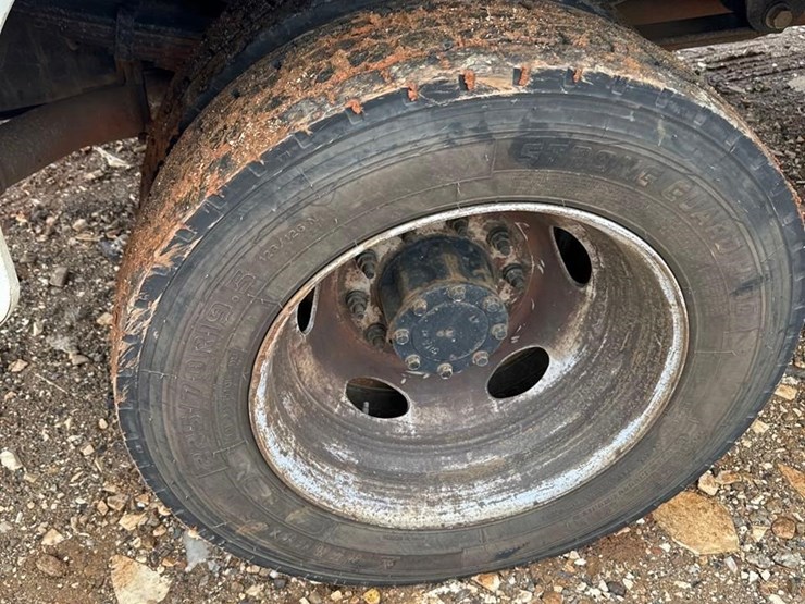 2016-ford-f450-xl-image-21