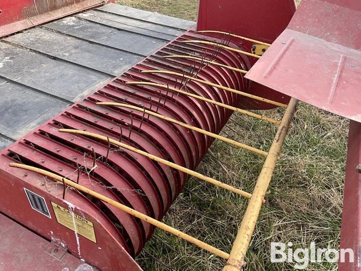 new-holland-144-image-12