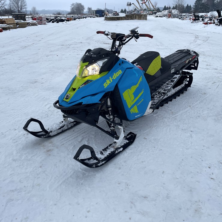 #500 • 2015 Ski Doo Free Ride 800 Snowmobile (No Reg Card, Bill of Sale Only)