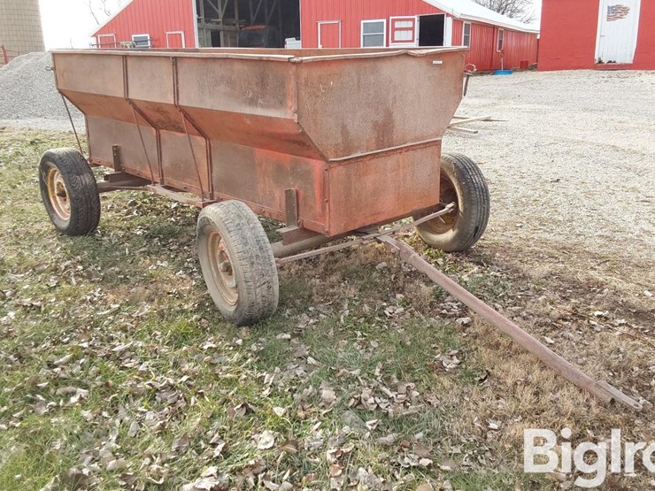 david-bradley-10'-flare-box-wagon-image-3