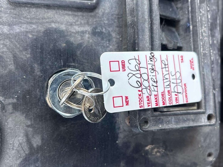 2001-freightliner-mb55-image-41