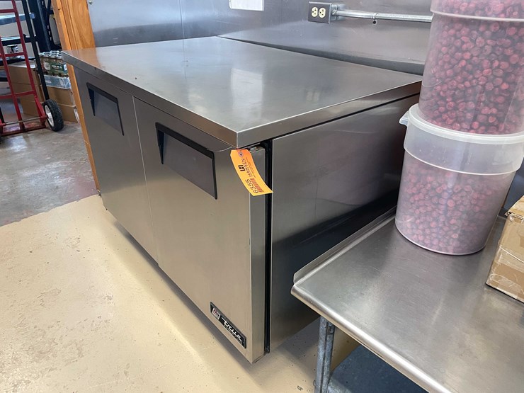 #6355-•-true-freezer-image-2