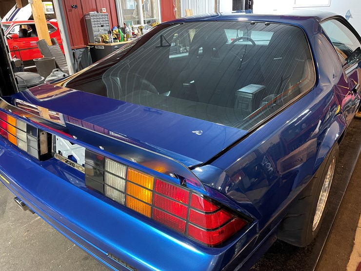 #3811-•-1990-chevrolet-camaro-iroc-z-rare-1le-(has-wi-title)-image-17