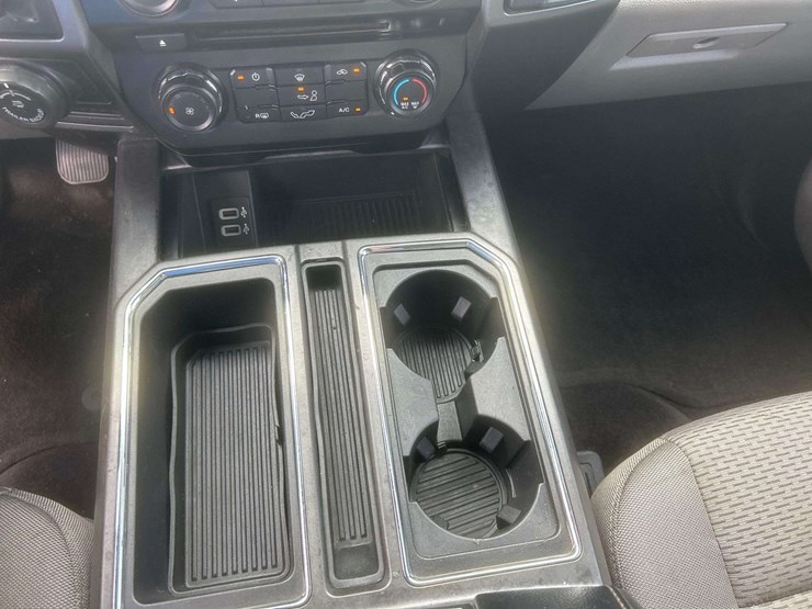 2017-ford-f150-image-16