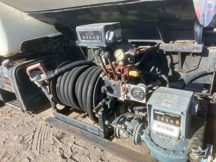 1981-mack-dm492s-image-9