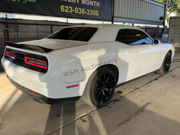 2016-dodge-challenger-sdn-image-7