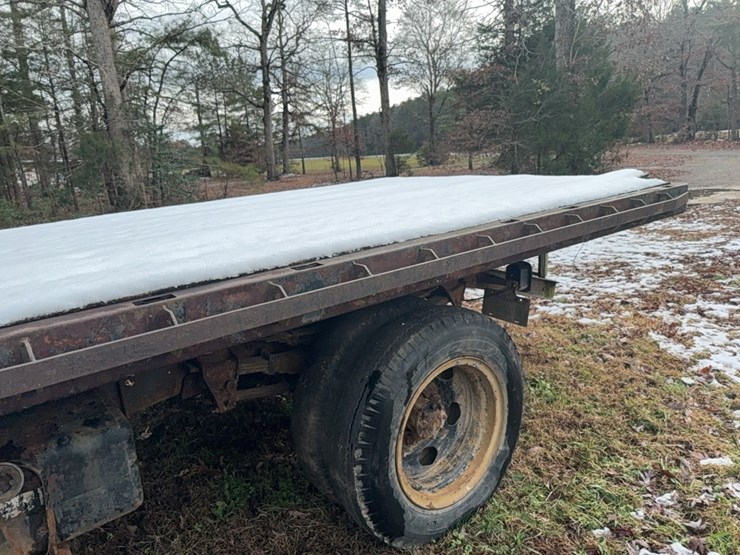 1977-ford-600-image-19