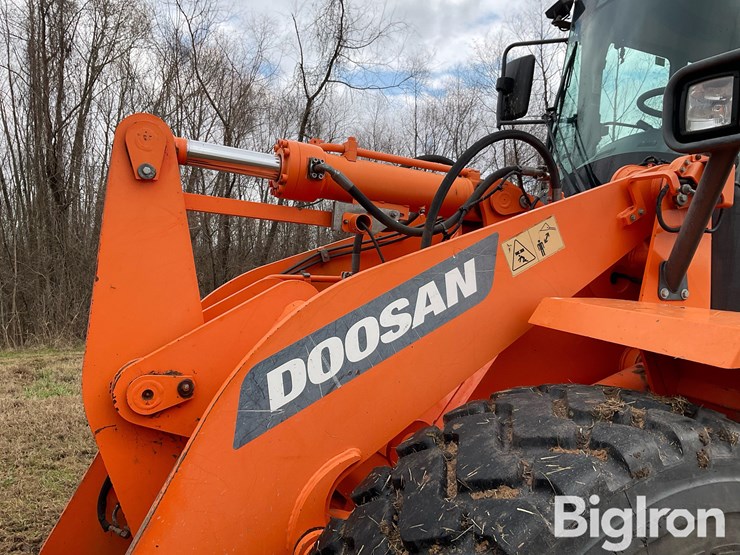 2016-doosan-dl220-5-image-17