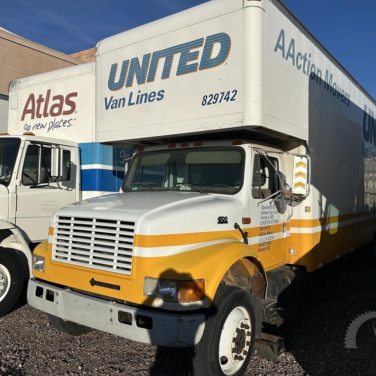 2001 INTERNATIONAL 4700
